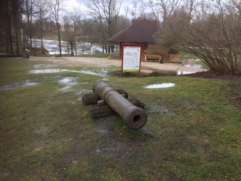 Lielgabali Kokneses pilsdrupās