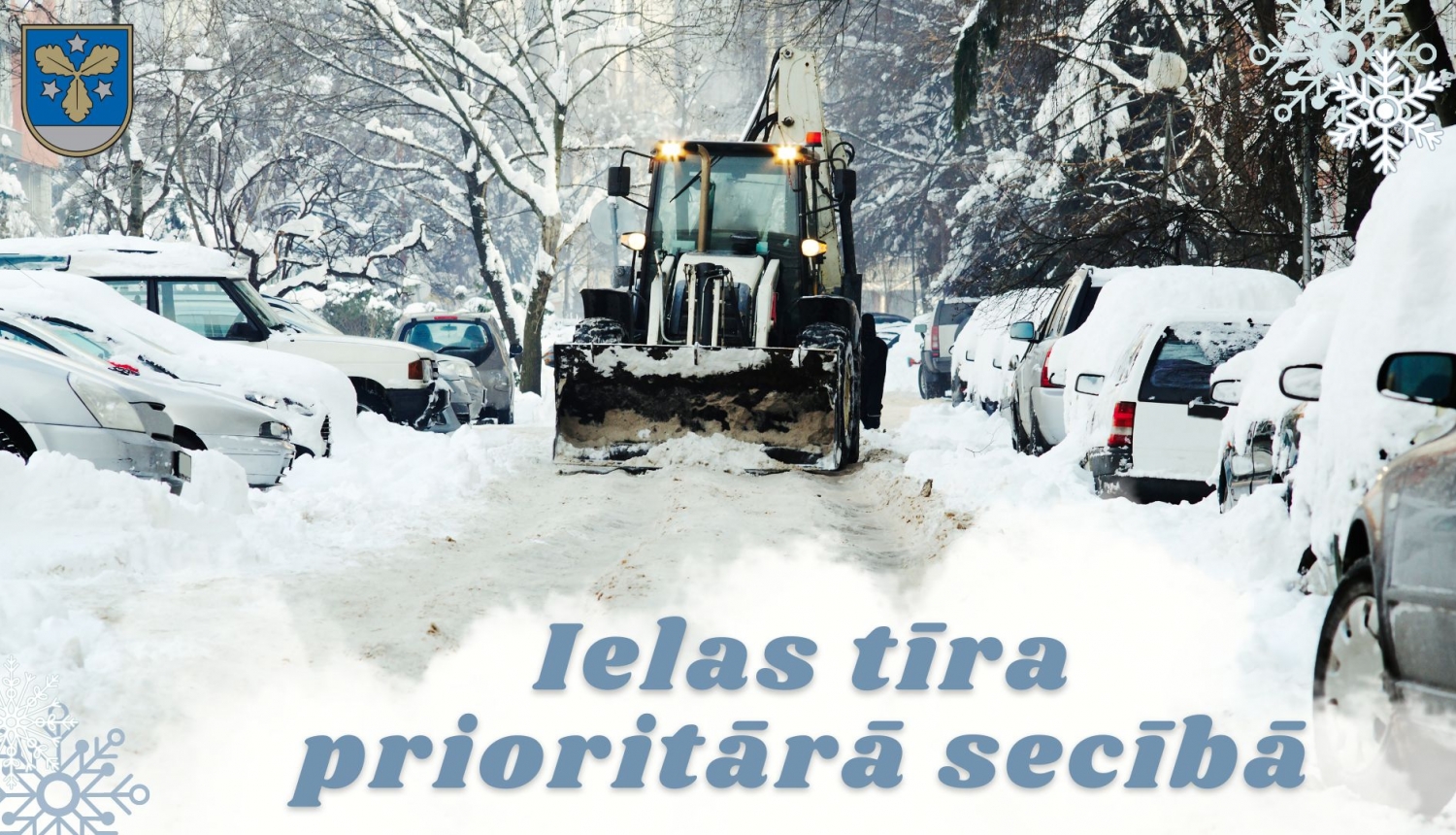 sniega tīrīsanas traktors