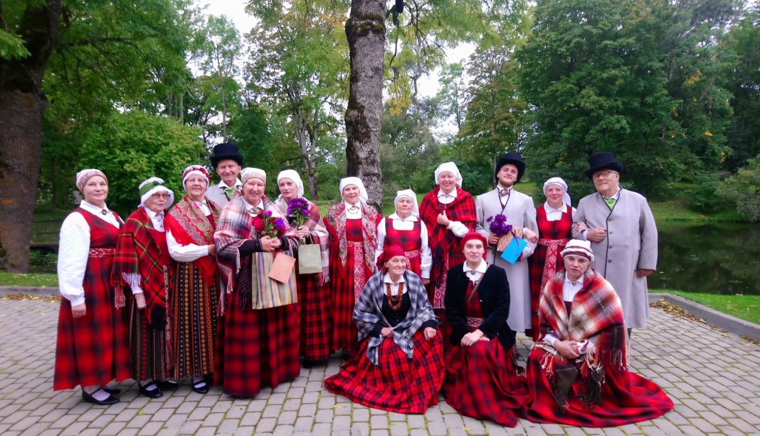 Folkloras kopa Urgas